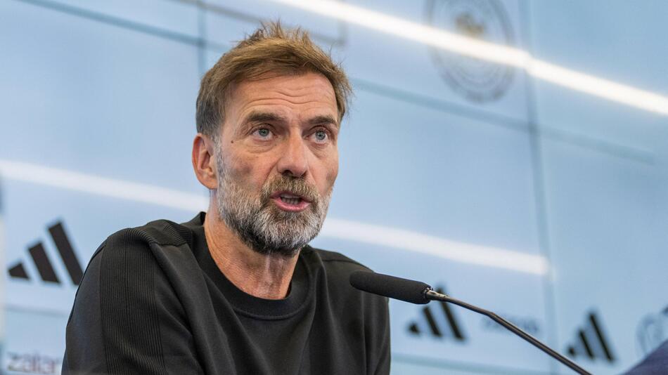 The normal one goes Bundestrainer