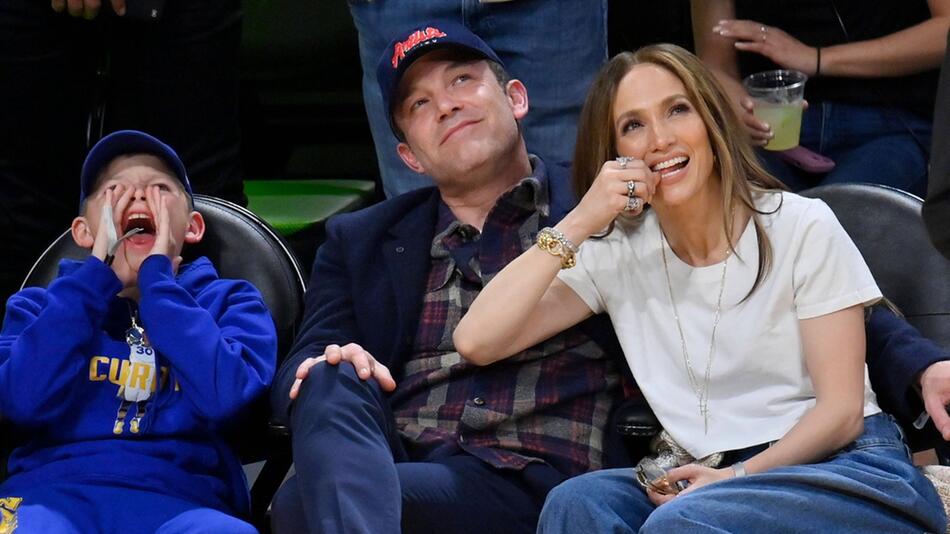 Sohn Samuel neben Papa Ben Affleck und Stiefmutter Jennifer Lopez.