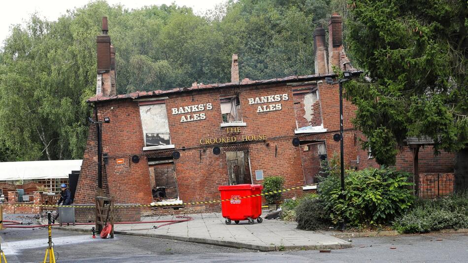 Englands schiefster Pub "The Crooked House" ist ausgebrannt