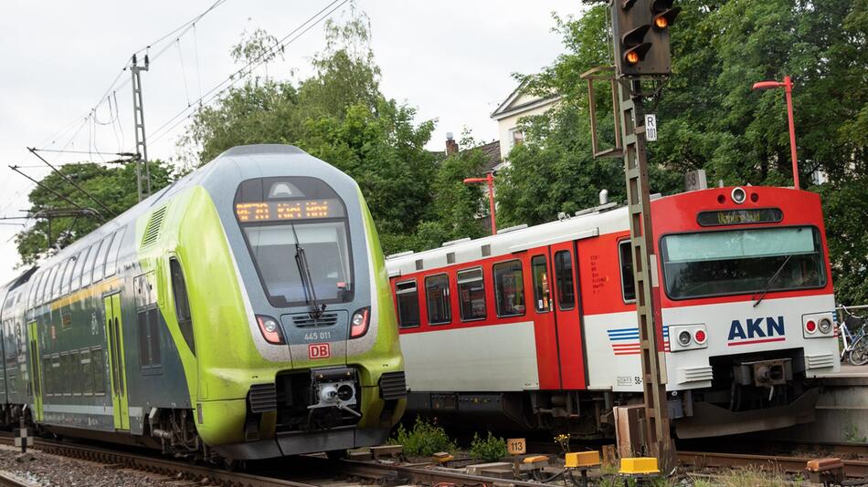 Regionalverkehr im Bahnhof Elmshorn