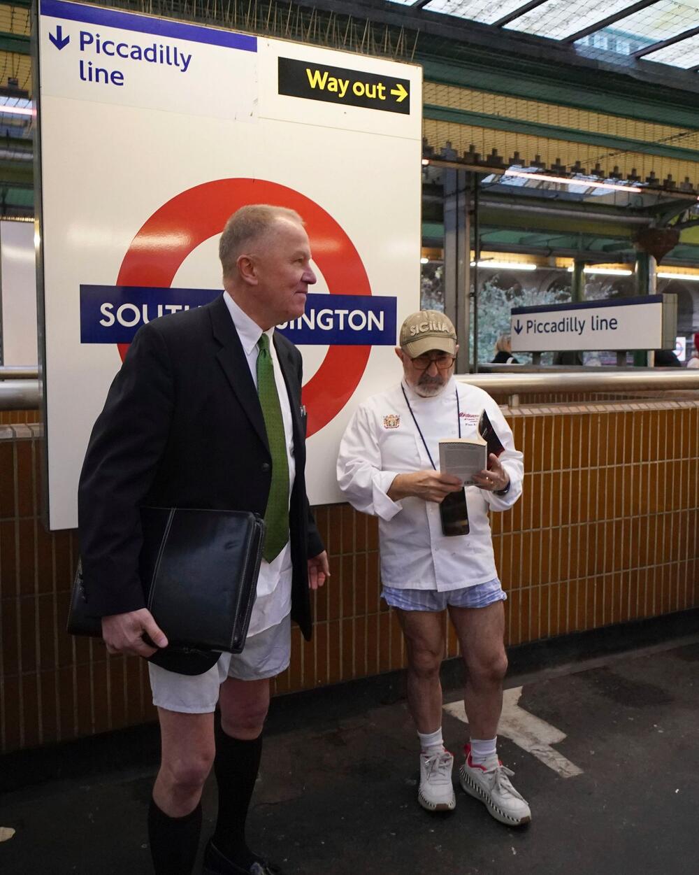 "No Trousers Tube Ride": In London wird ohne Hose U-Bahn gefahren