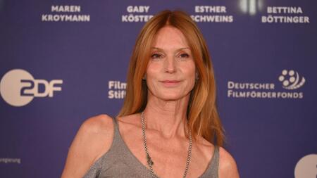Esther Schweins: "Im deutschen Fernsehen hatten Frauen durchzulächeln"