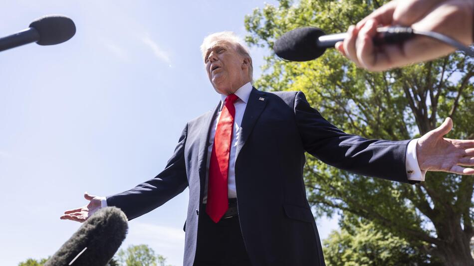 Trumps Umfragewerte stürzen auf Rekordtief