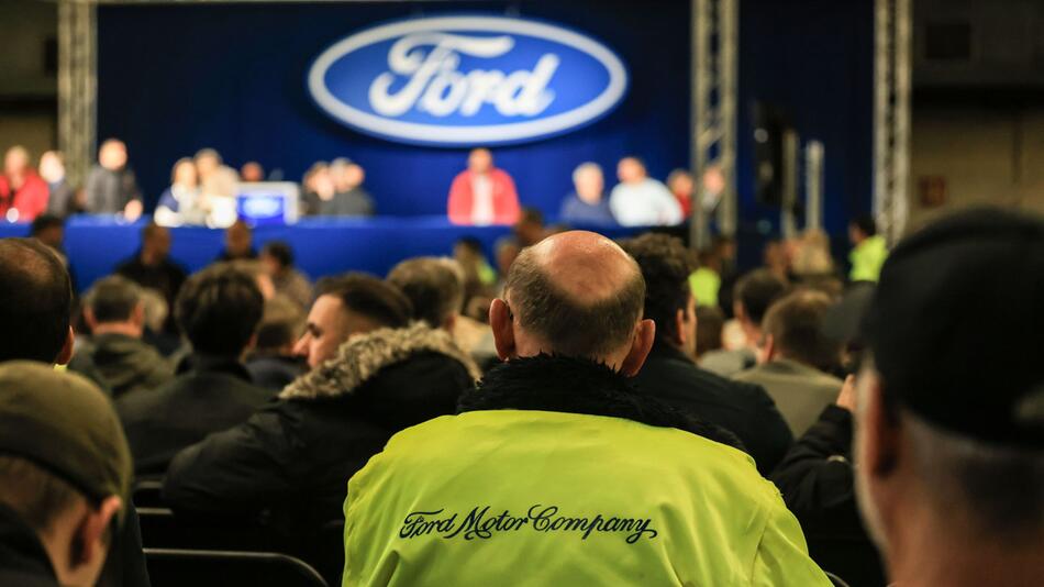 Betriebsversammlung bei Ford in Köln