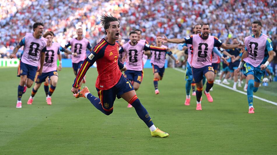 Spanien gewinnt Final-Krimi und ist Weltmeister!