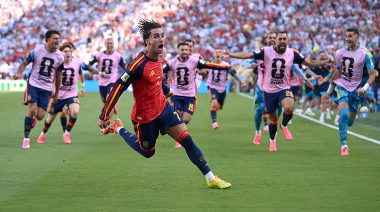Ferran Torres jubelt nach seinem Treffer, der Spanien zum Weltmeister macht.