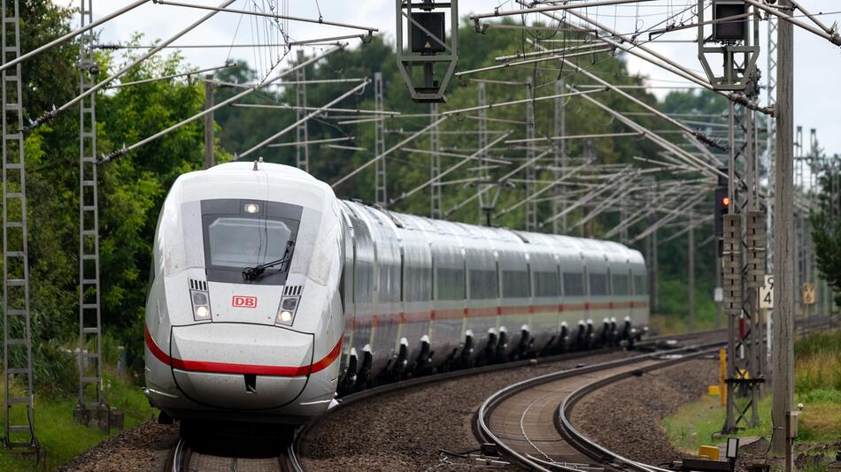 Bahnstrecke Berlin - Hamburg wieder frei - vorerst