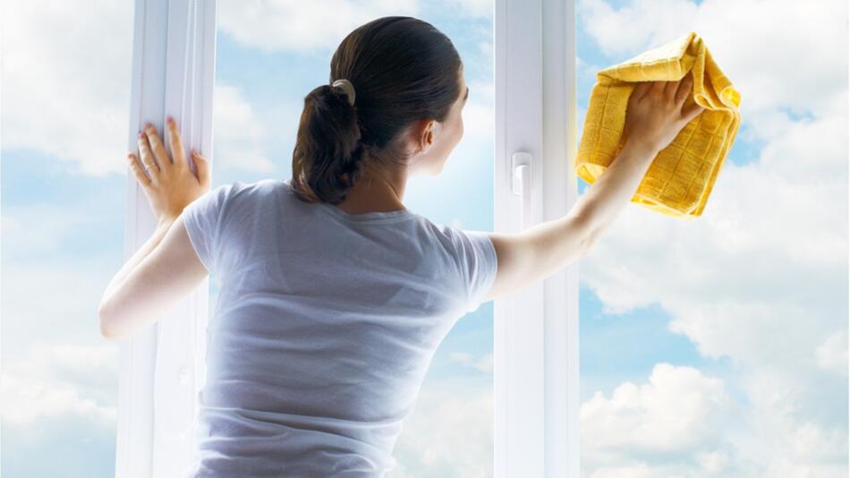 Klare Sicht: Mit diesen Tricks bekommen Sie Fenster streifenfrei sauber