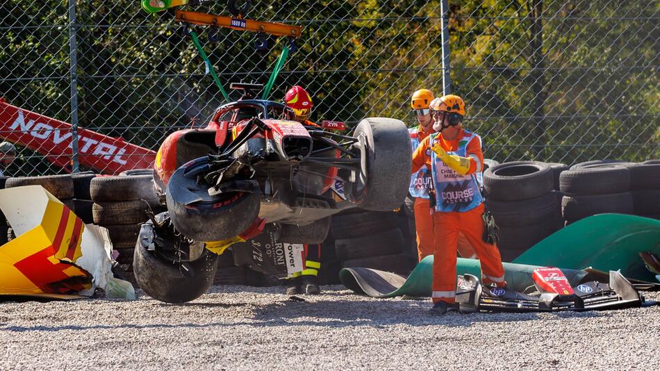Heftiger Ferrari-Unfall zu Beginn – Antonelli von Platz 19 nach ganz vorne