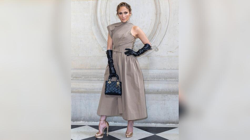 Jennifer Lopez bei der Christian-Dior-Show in Paris.