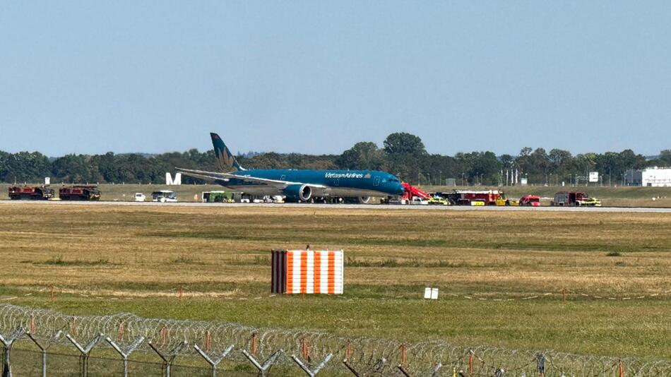 Flugzeug verpasst Ende der Startbahn am Münchner Flughafen