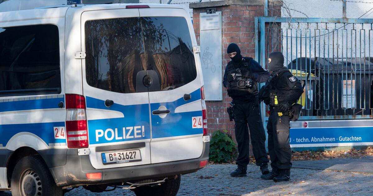 Razzien Gegen Hells Angels - Polizei Entschlüsselte Unknackbare ...