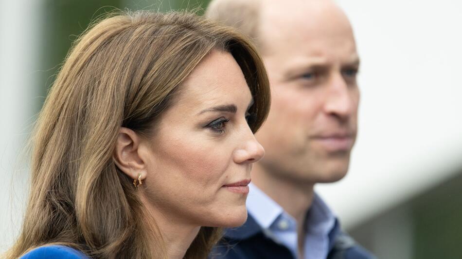Neue Videoaufnahmen zeigen Prinzessin Kate und Prinz William beim Shoppen.
