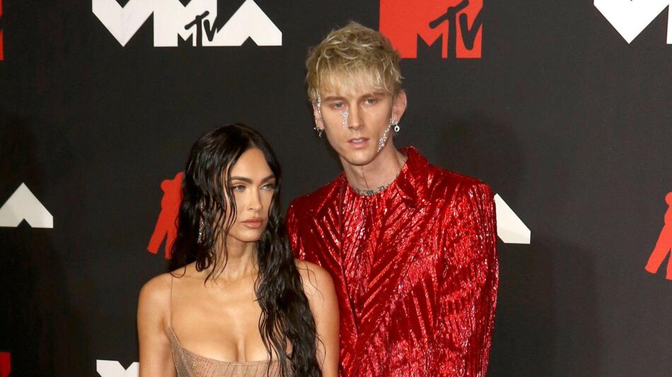 Megan Fox ist wieder schwanger. Vater des Kindes ist offenbar Machine Gun Kelly.