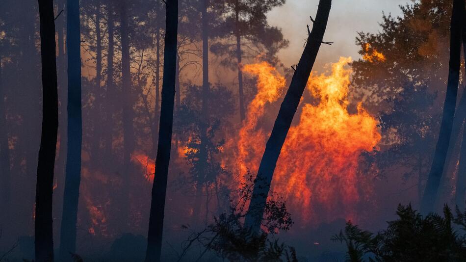 "Feuerspeiende Drachen": Seltenes Phänomen erstmals in Frankreich