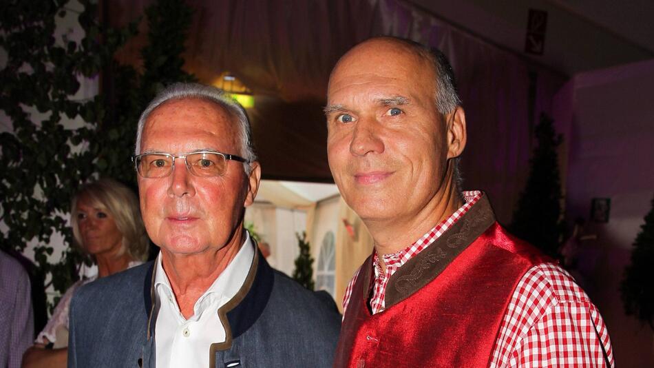 Franz Beckenbauer (l.) mit seinem ältesten Sohn Thomas im Jahr 2017.