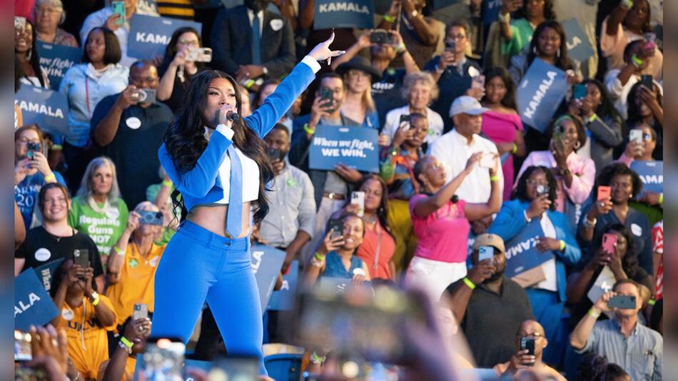 Megan Thee Stallion macht sich mit einem Auftritt in Atlanta für Kamala Harris als zukünftige US ...