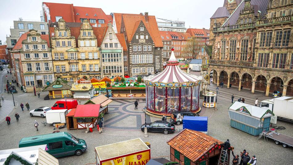 Aufbau Bremer Weihnachtsmarkt