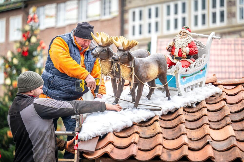 Aufbau Bremer Weihnachtsmarkt