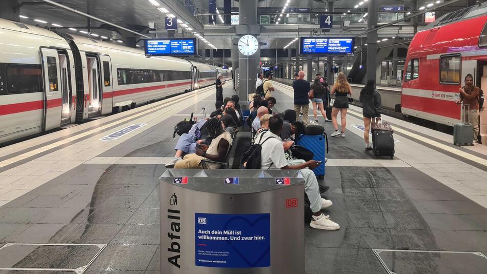 "Wir waren mehr als elf Stunden in dem Zug"