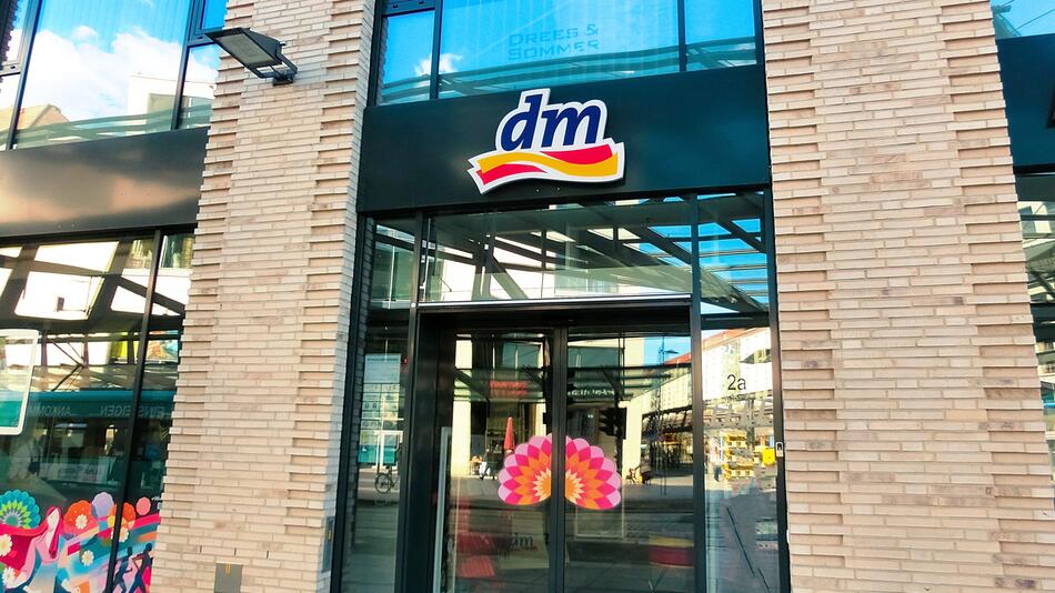 Rossmann, dm und Rewe haben ihn im Sortiment: Proteinriegel zurückgerufen