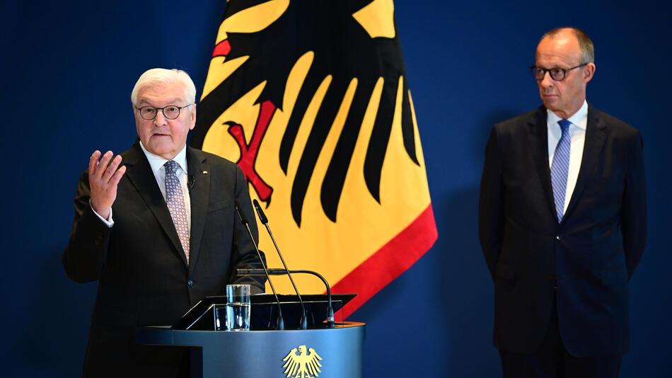 Steinmeier nutzt Regierungsumbau für Appell