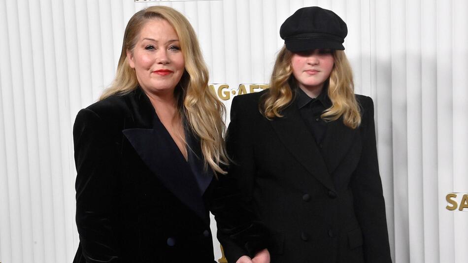 Christina Applegate gibt unter Tränen Fehldiagnose bekannt