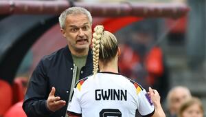 Giulia Gwinn und Christian Wück