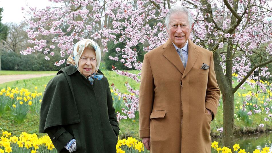 Britische Königin Elisabeth II. und Prinz Charles