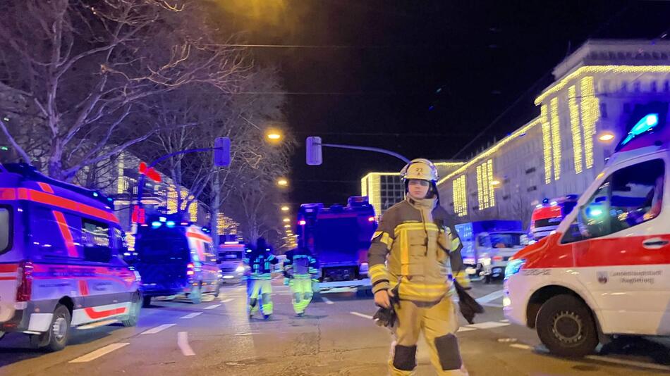 Auto fährt in Menschenmenge auf Magdeburger Weihnachtsmarkt