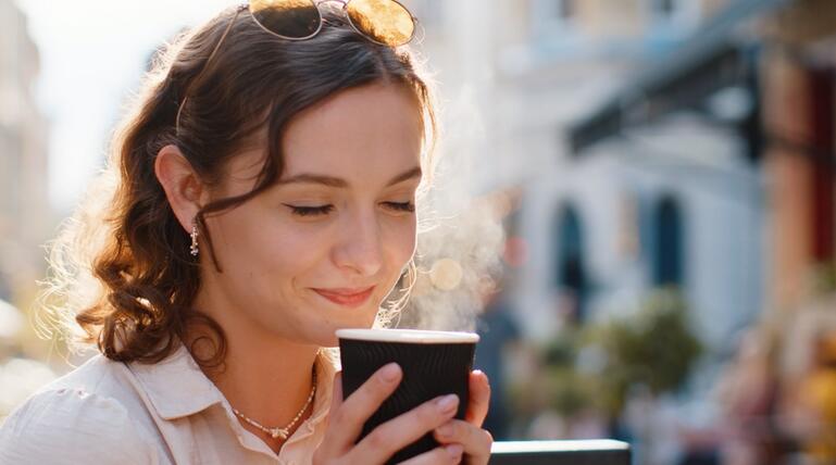 Neue Studie: Kaffee zu heiß trinken kann deiner Gesundheit schaden