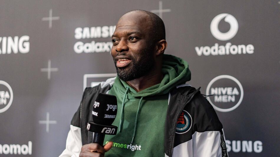 Hans Sarpei schießt vor Deutschland-Spiel gegen TV-Experten