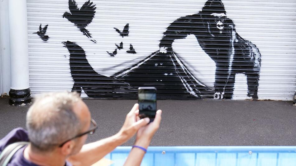 Banksy zeigt neues Kunstwerk - Gorilla