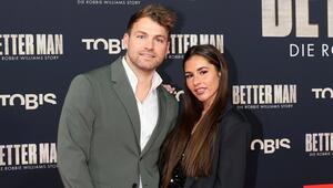 Julian und Sarah Engels sind seit 2021 verheiratet und haben eine gemeinsame Tochter. Aus erster ...