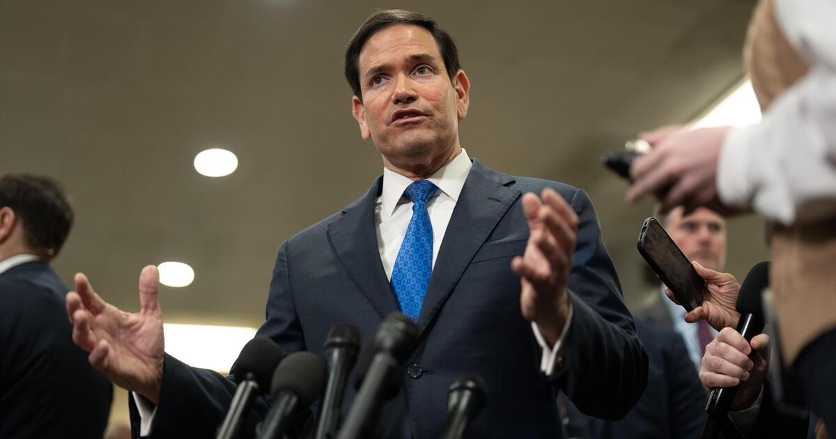 Viel zu große Schuhe: US-Außenminister Rubio sorgt für Spott