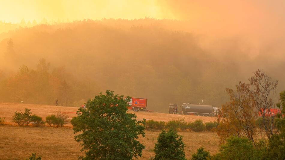 Der Kampf gegen die Flammen im Hürtgenwald geht weiter
