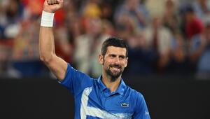 Novak Djokovic hat bei den Australien Open mal wieder eine zweite Runde überstanden.