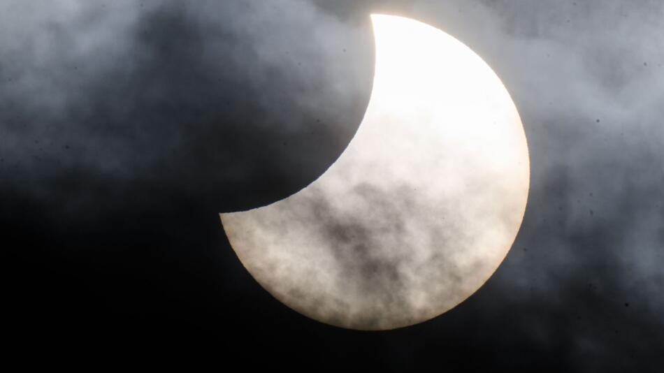 Psychologe über Sonnenfinsternis: "Es ist ein kleiner Weltuntergang zum Gruseln"
