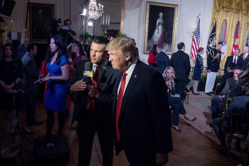 Pete Hegseth mit Trump