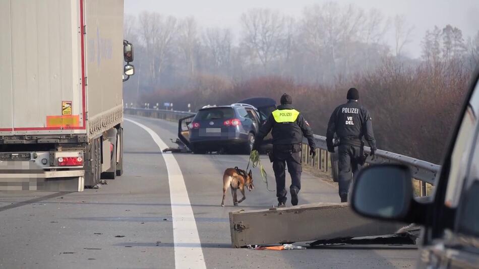 Flucht nach Unfall: Tote bei Unfällen auf der A1