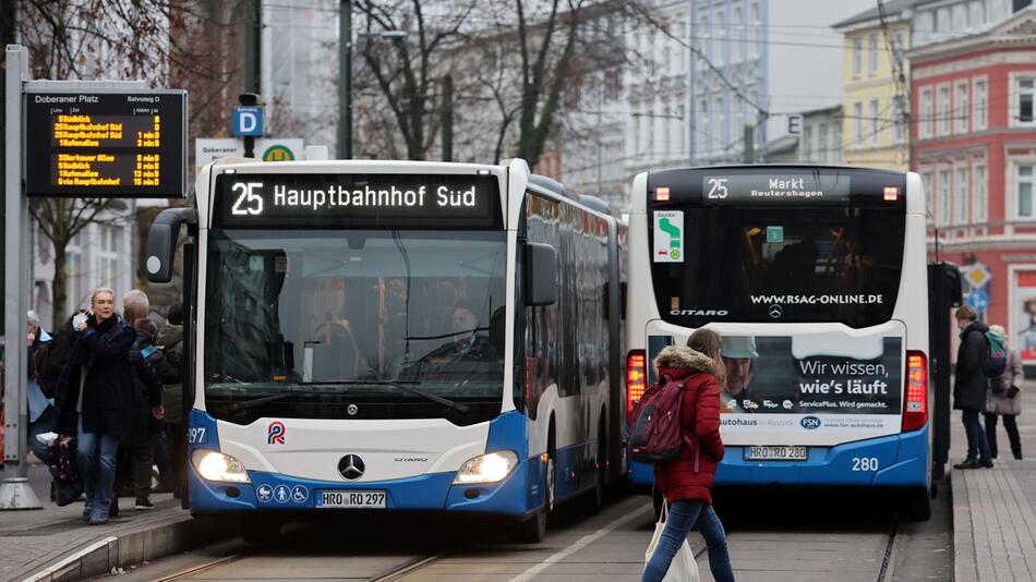 Wahlpanne in Rostock: Bürger müssen zeitweise in Bus abstimmen