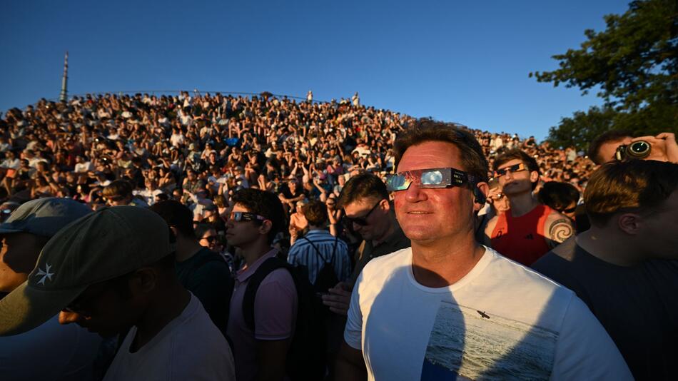 Sonnenfinsternis fasziniert Millionen – dann folgt eine Zugabe