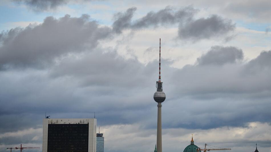 Sonne und Wolken in Berlin und Brandenburg