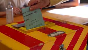 Schweizer lehnen bei Volksabstimmung Initiative für strikte Neutralität ab