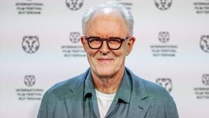 John Lithgow wird zu Fan-Liebling Albus Dumbledore.