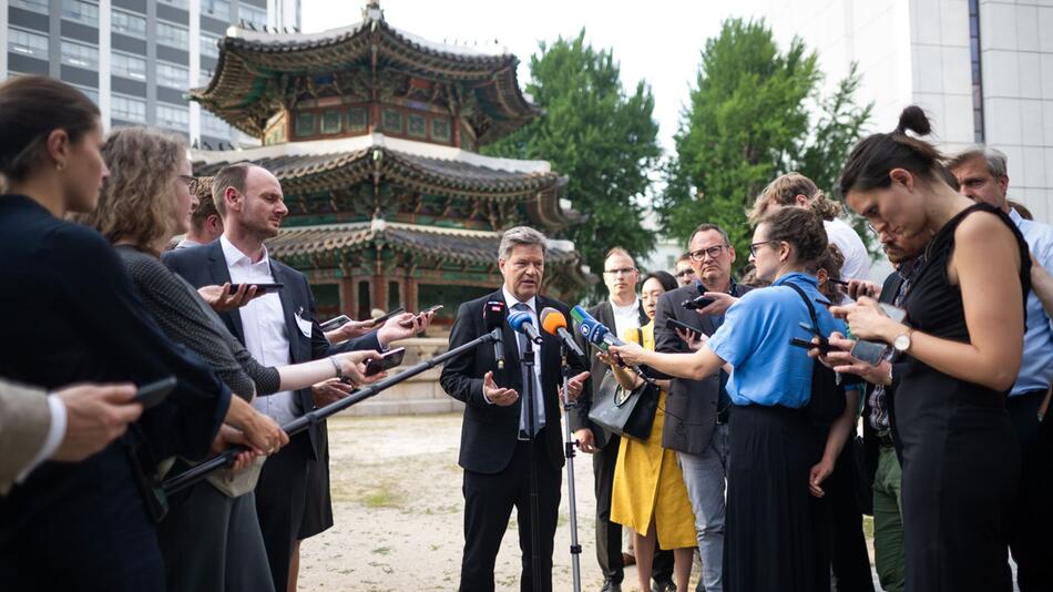 Wirtschaftsminister Habeck in Südkorea