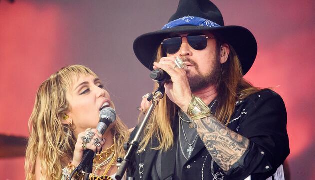 Miley Cyrus und ihr Vater Billy Ray bei einem gemeinsamen Auftritt.