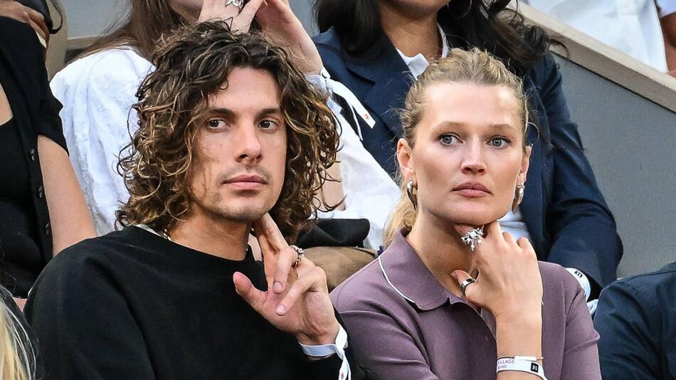 Toni Garrn zeigt sich bei French Open mit neuer Liebe