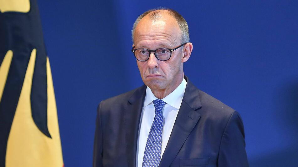 Politikberater: "Merz ist kommunikativ wie ein Elefant im Porzellanladen"