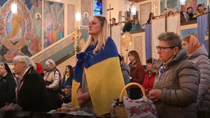Ukrainische Christinnen und Christen an Ostern.